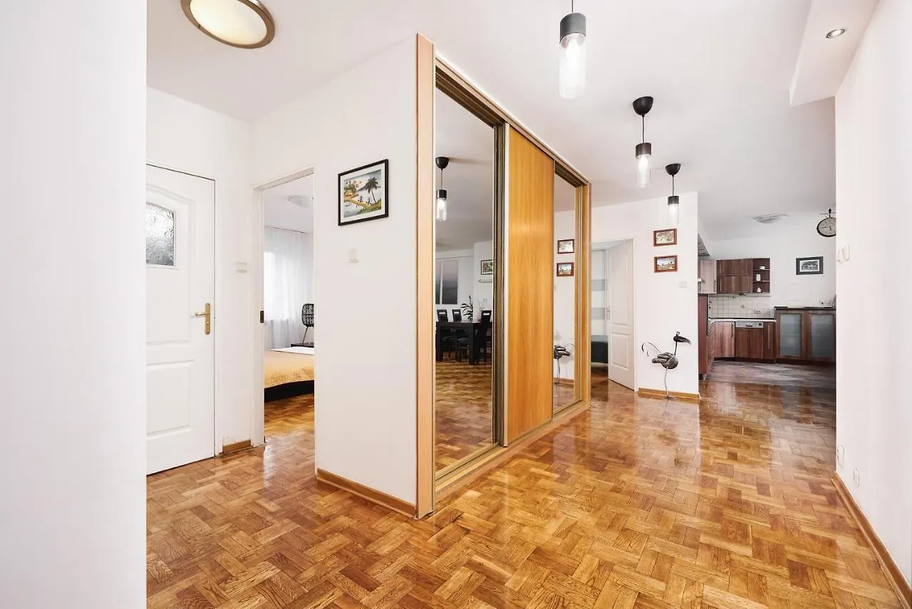 Lumina Spacious Apartment Near The Railway Station Warszawa Polska