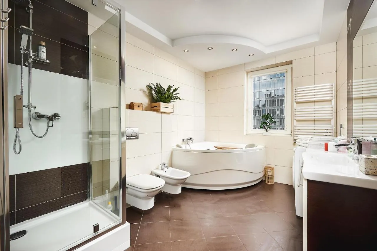 Lumina Spacious Apartment Near The Railway Station Warszawa