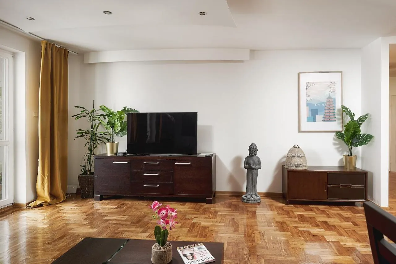 Lumina Spacious Apartment Near The Railway Station Warsaw