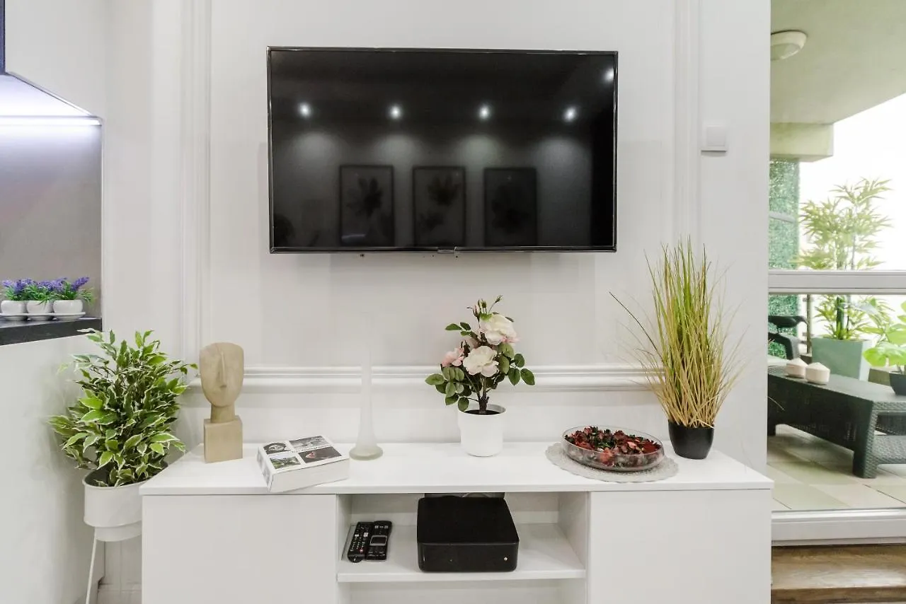 Lumina Spacious Apartment Near The Railway Station Warszawa